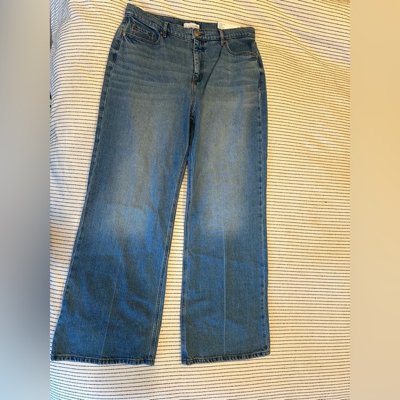Loft High rise wide leg jeans in authentic Mid indigo wash. - Picture 6 of 10